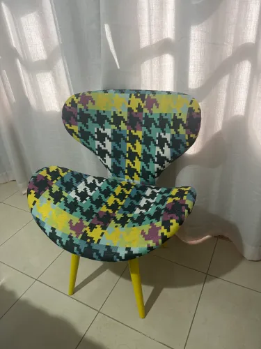 Cadeira design colorida 