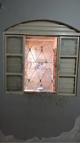 Janela de ferro com vidro