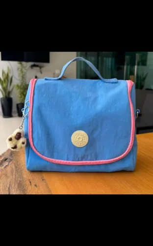 Lancheira kipling super novinha