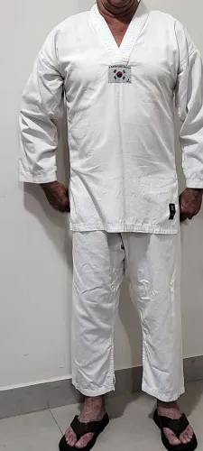 Kimono Taekwondo sem a faixa 