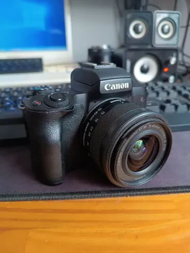 Canon M50 com lente do kit