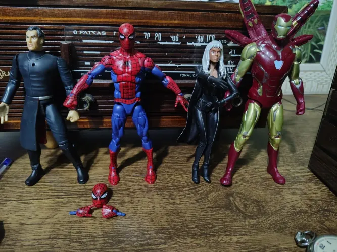 Action figures Marvel