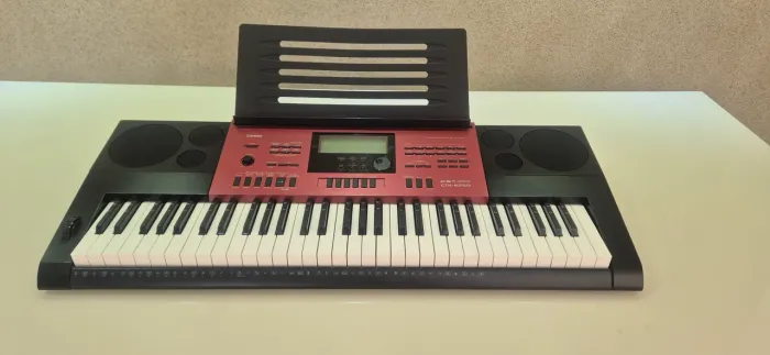 Teclado musical Casio CTK-6250 61 teclas preto