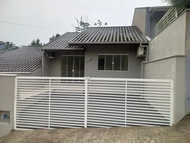 Casa para venda tem 62 metros quadrados com 2 quartos em Centro - Pomerode - Santa Catarin