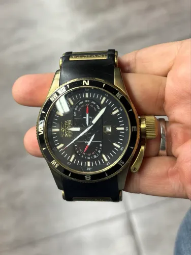 Relógio Invicta Aviator modelo 1747