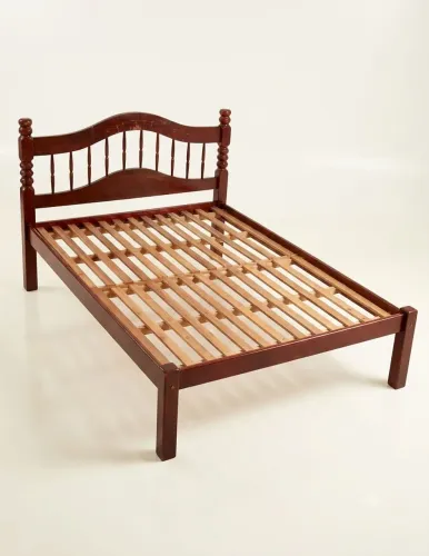 Cama com Base de Madeira