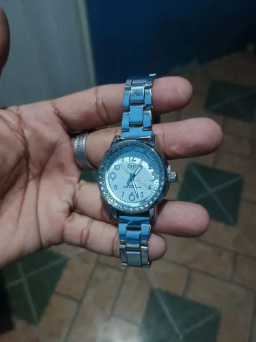 Relógio feminino de aço DHP original cravejado