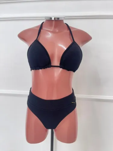 Biquíni Laranja Texturizado - Elegância e Destaque no Verão ?