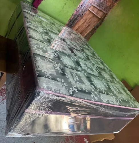 Cama de casal de espuma alta