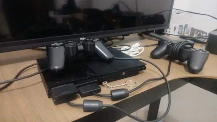 PS2 pra vender, semi novo