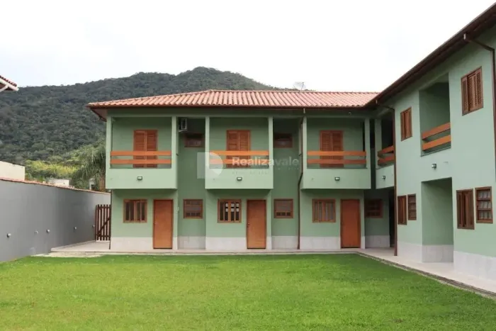 Pousada à venda em Ubatuba, Maranduba, com 14 quartos, com 864 m²