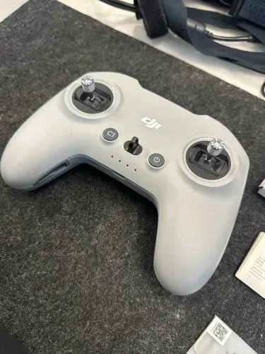 DJI CONTROLLER 3