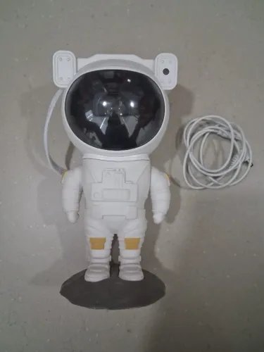 Projetor Astronauta Galáxia e Estrelas LED