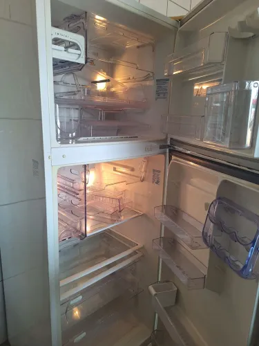 Geladeira gelando bastante