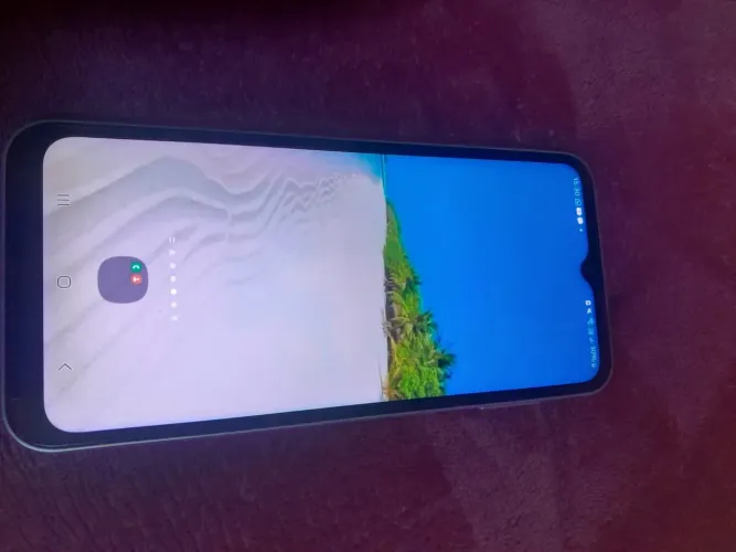 Vendo excelente celular por 700 reais dei 1800 nele