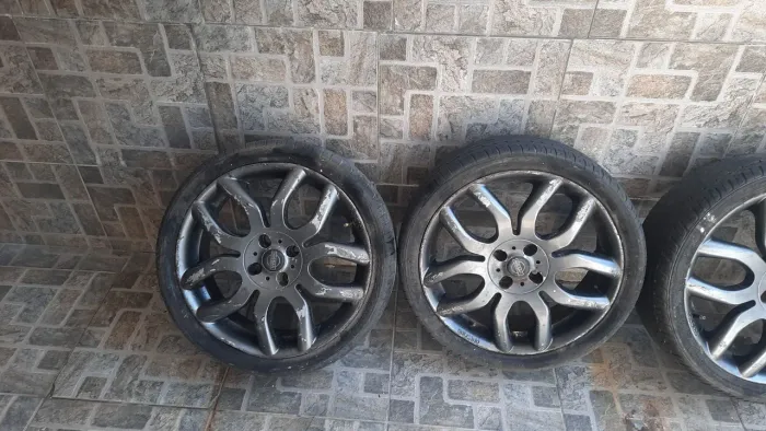 Jogo de rodas nissan aro 18