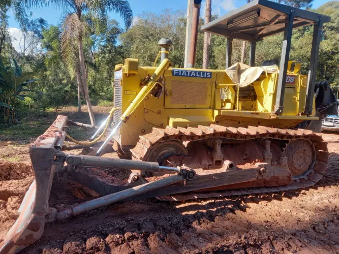 TRATOR DE ESTEIRA FD9