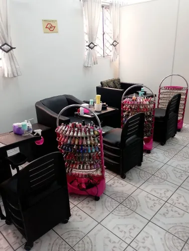 MANICURE COM PRÁTICA 