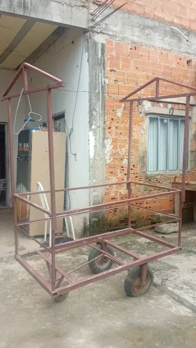 Vendo carinho tenque fecha só está nos ferro