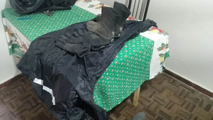 Kit pra chuva com Macacão impermeável Nylon Pantaneiro + Luva + Bota