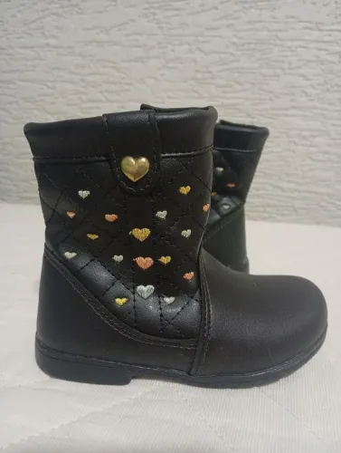Bota infantil tamanho 22