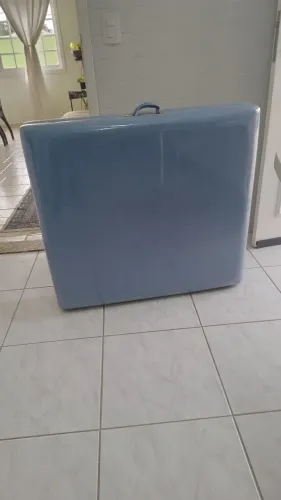 Maca portátil 80x 1,80, altura ajustável, pouco uso.