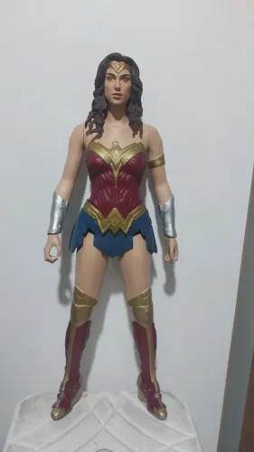 Boneca mulher maravilha 48cm