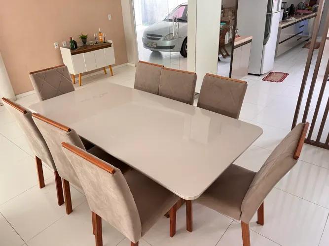 Mesa de 8 cadeiras