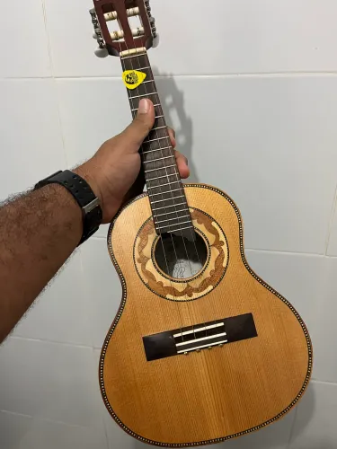 Cavaquinho do Luthier de Castro