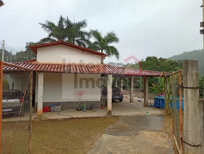Chácara à venda no bairro Santa Bárbara - Jambeiro/SP