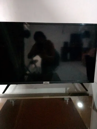Vendo uma tv TCL 32 polegadas para retirada de peças 