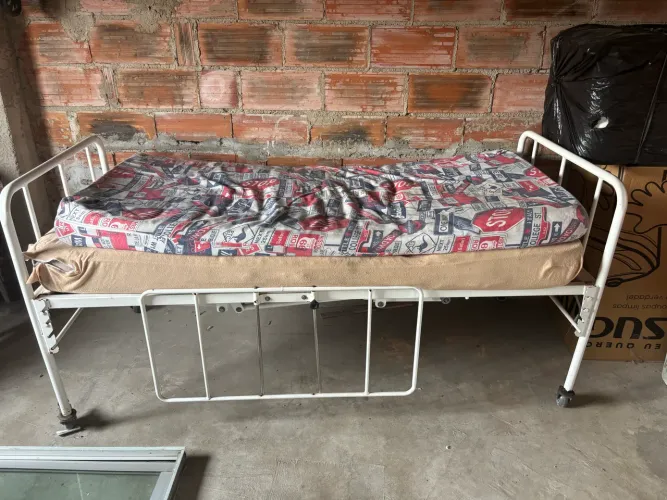  Vende-se  cama hospitalar