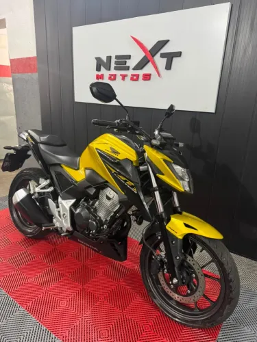 HONDA CB 300F TWISTER ABS DOURADO 2024