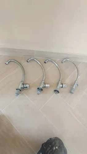 Toneiras inox cozinha tubo móvel em ótimo estado