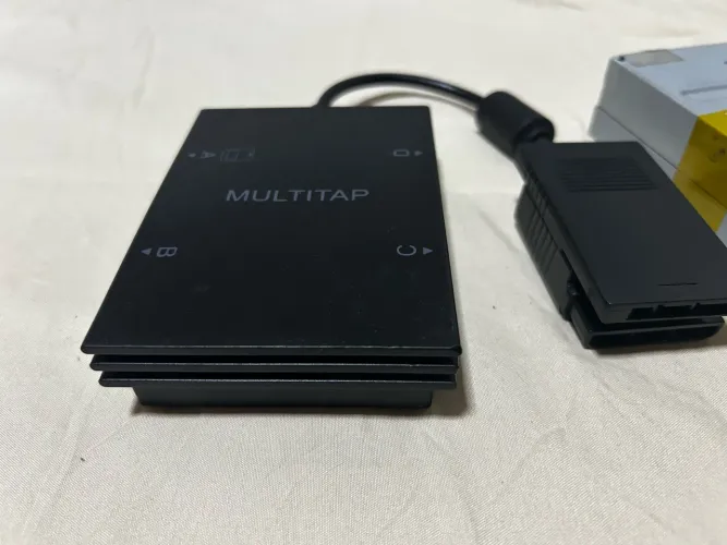 Adaptador Multitap para PlayStation 2 (PS2)