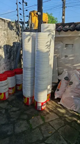 Balde de 15kg. Valor: 3,50 reais cada.