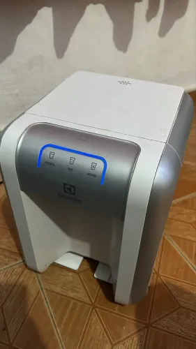 Purificador Electrolux Eletrônico Compacto Efficient Painel Digital Bivolt Branco