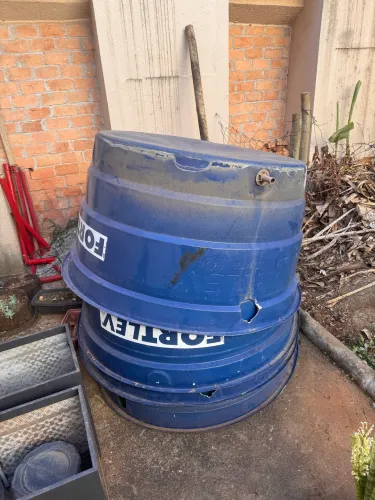 4 Caixa D?água 1000 L Usada