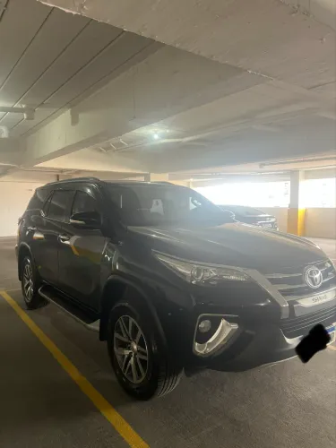 Toyota Hilux SW4 SRX 4X4 2.8 TDI 16V Dies. Aut. 2017