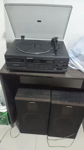 Toca disco gradiente com duas caixas originais.