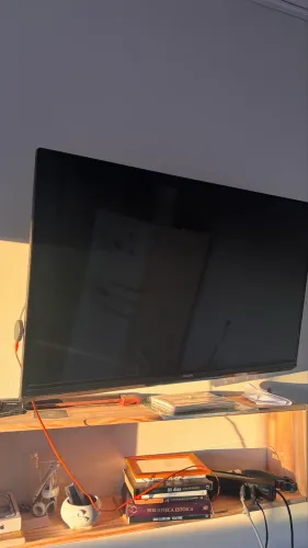 Tv + cromecast e suporte