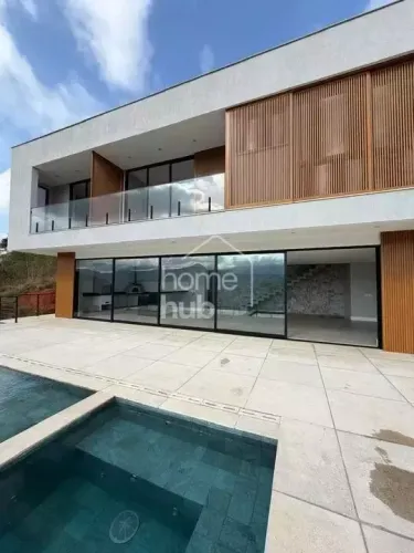 Casa para venda com 4 quartos, 887m² - Nogueira - Petrópolis/RJ