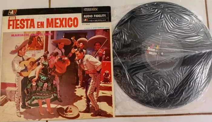 LP Mariachi Miguel Dias - Fiesta en México - Audio Fidelity - Vinil Vintage