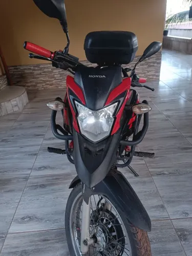 Vende-se uma MOTO