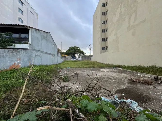 Imóvel para venda com 480 metros quadrados em Praia Campista - Macaé - RJ
