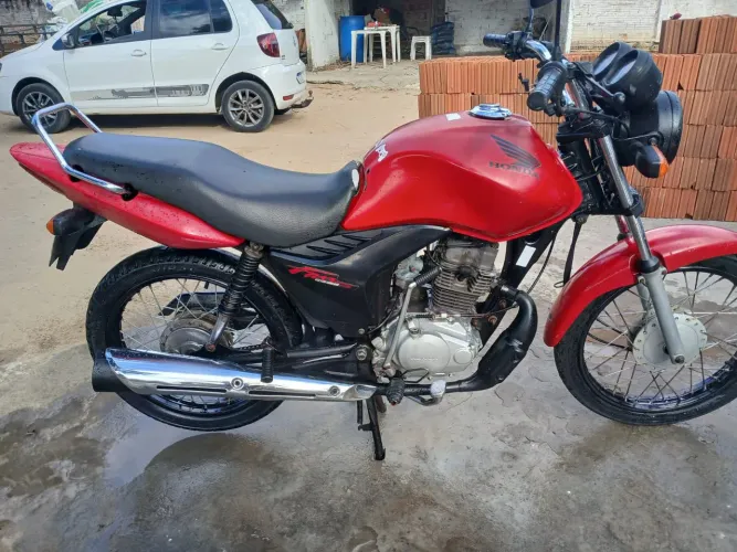 Fan 125: vermelha