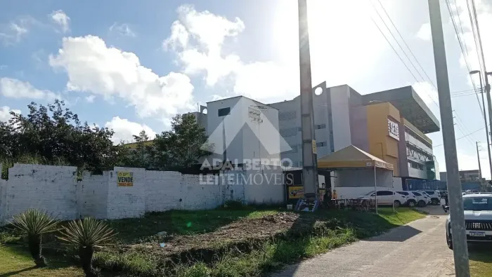 Terreno na Avenida dos Holandeses Aracagy