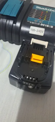 Carregador e bateria 6 ah nova