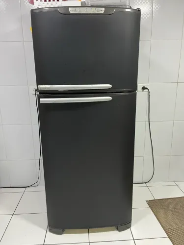 Geladeira dff37 Electrolux