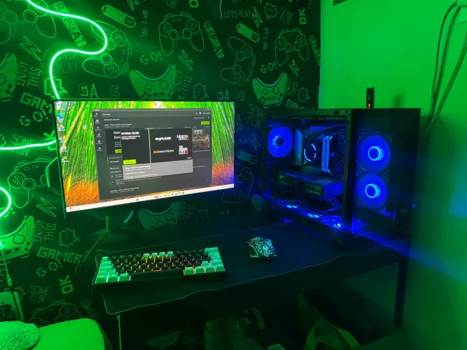 PC GAMER I9 12900K + RTX 4060 8G